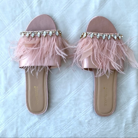 Shoe Dazzle Nia Faux Feathered Jeweled Slide Flat Sandal Boho Size 7 - Picture 4 of 16